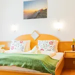 Garni Weberhausl 3* Strobl