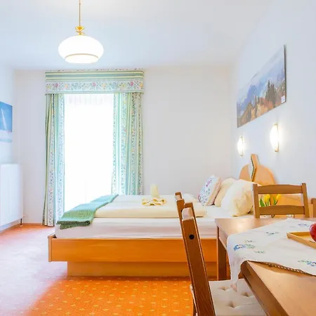 Gasthof Garni Weberhäusl Strobl