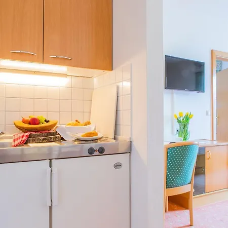 Hotel Garni Weberhausl 3* Strobl