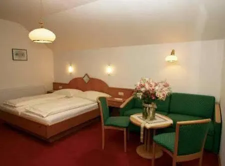 Penzion Garni Weberhausl 3*